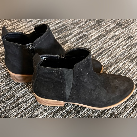 Booties - Picture 4 of 6